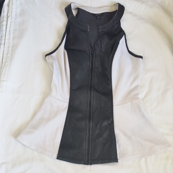 Guess Black and White Sleeveless Top - Picture 1 of 3